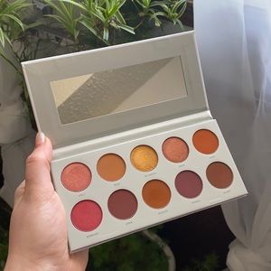 Morphe X Jaclyn Hill Ring The Alarm palette